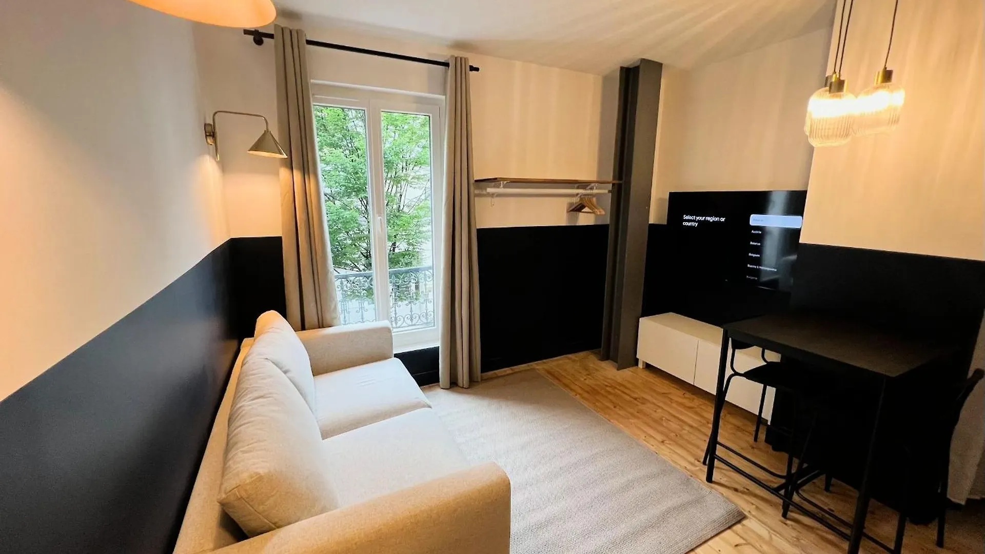 Pere Lachaise Apartment Paris